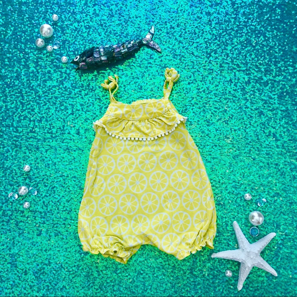 🦋Carters Lemon 🍋 Slices romper🦋